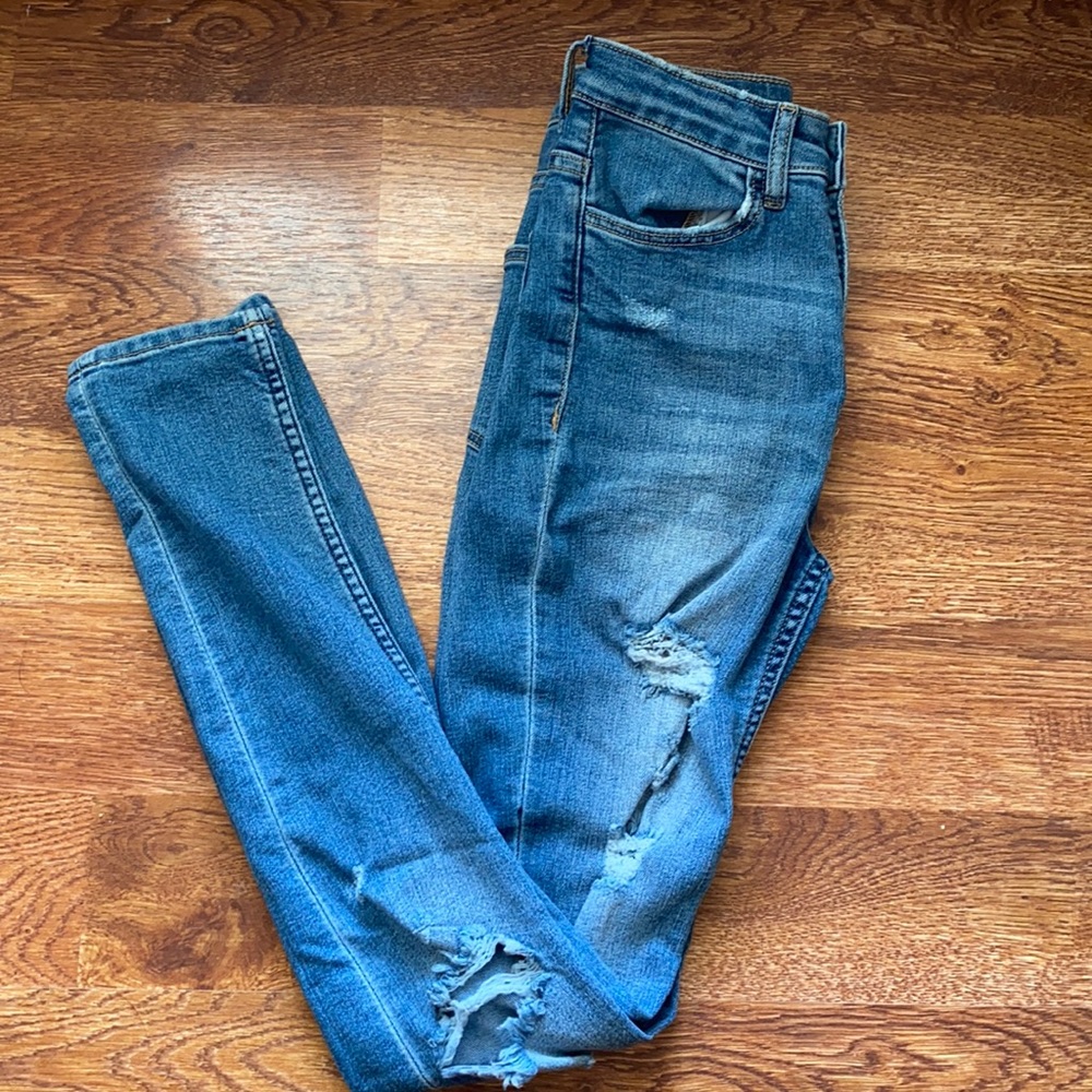 Divided Torn Skinny Jeans